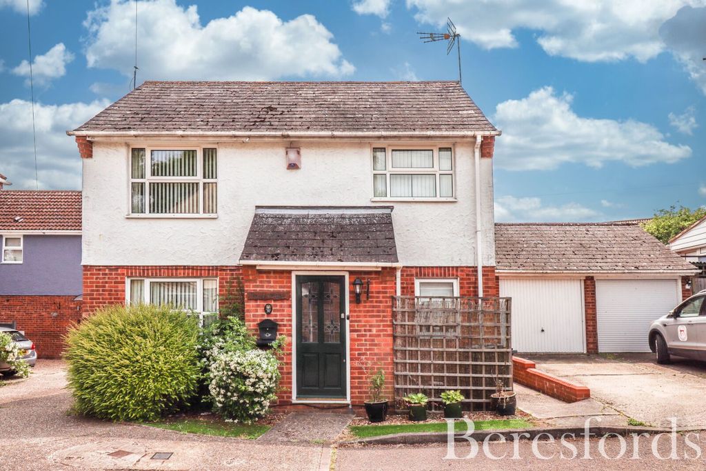 Property photo 1 of 17 Front