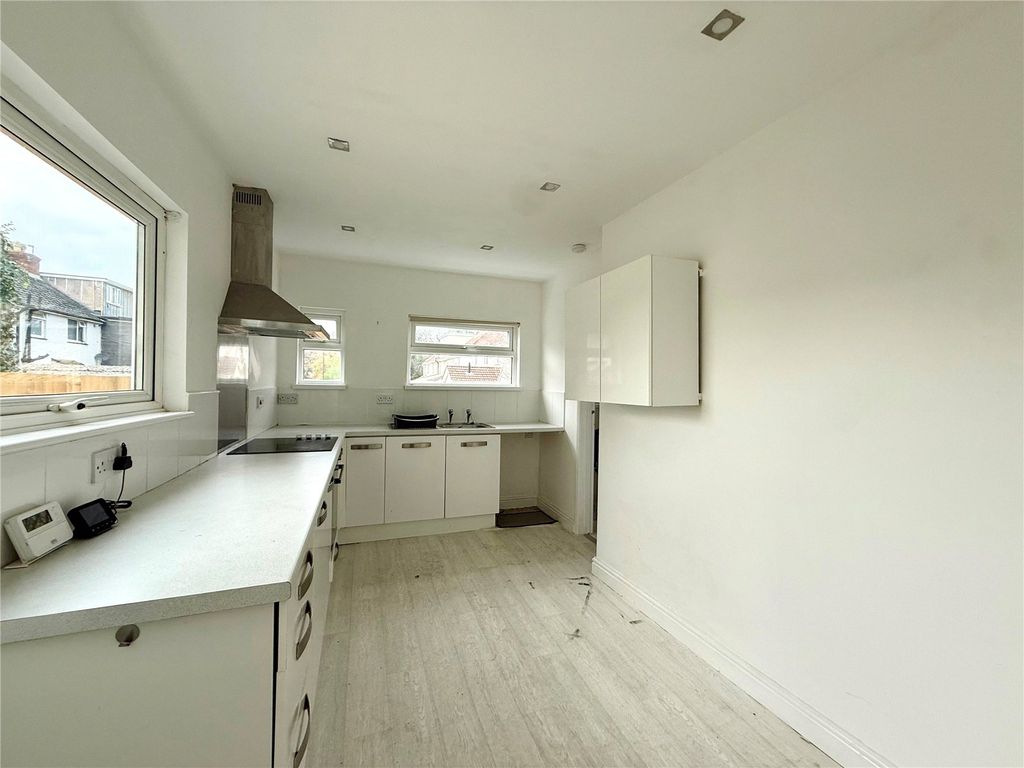 Property photo 3 of 12 Picture No. 06