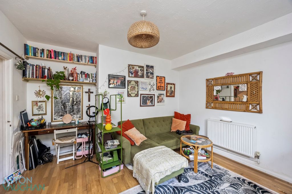 Property photo 2 of 9 4617611