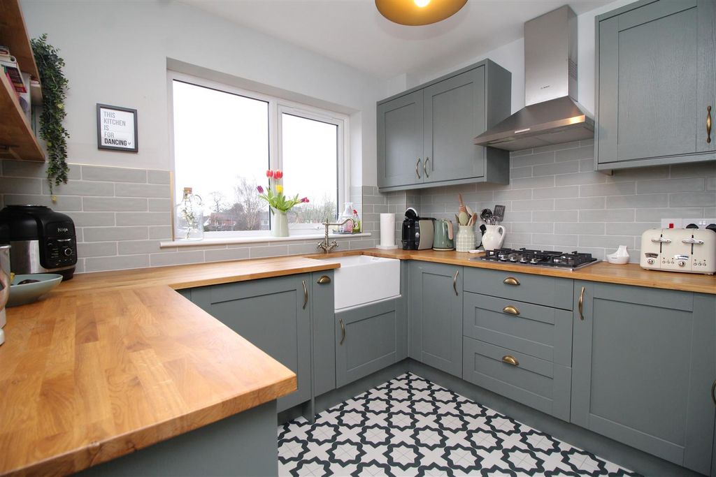 Property photo 3 of 14 Kitchen 3 .Jpg