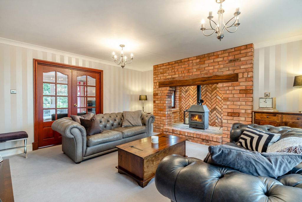 Property photo 2 of 41