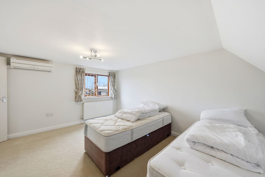 Additional image 42 of 7 bed semi-detached house for saleBroom Lane, Salford M7
