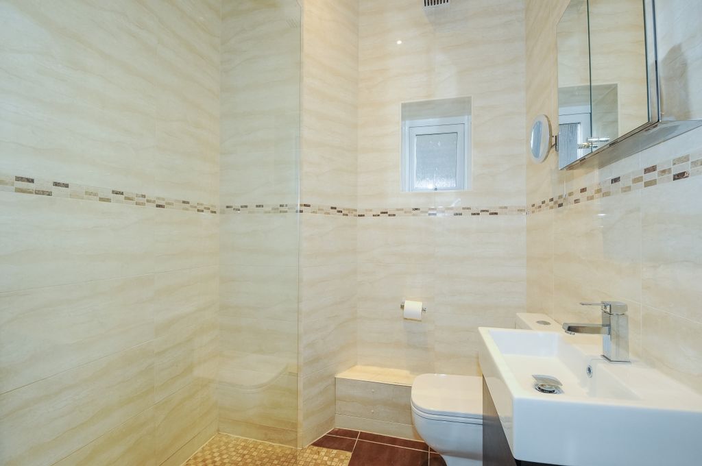 Property photo 3 of 5 Bathroom