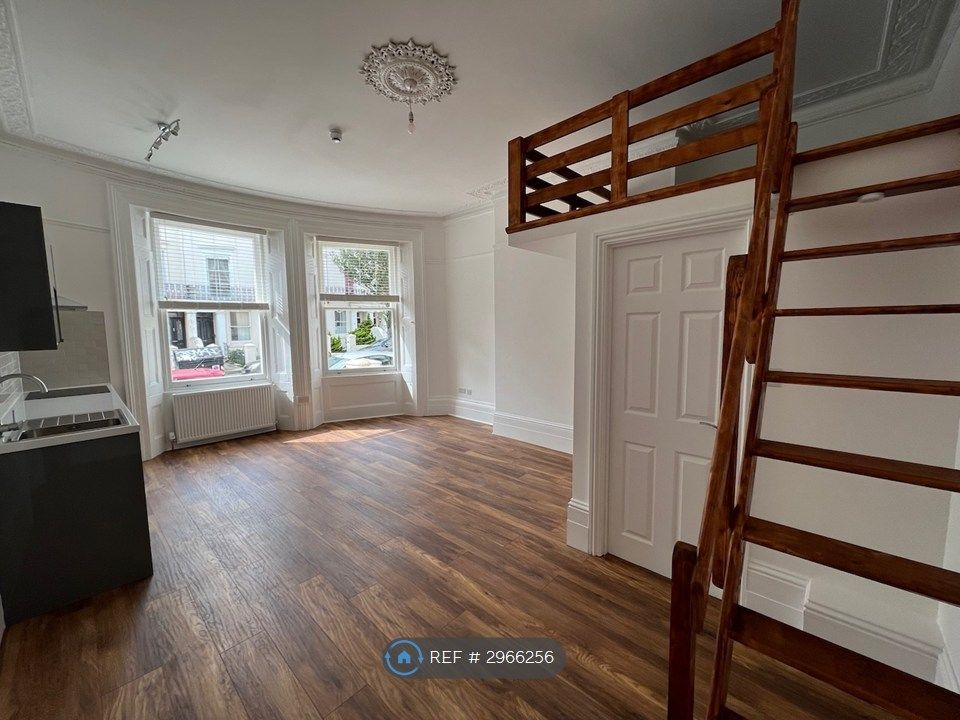Property photo 2 of 3