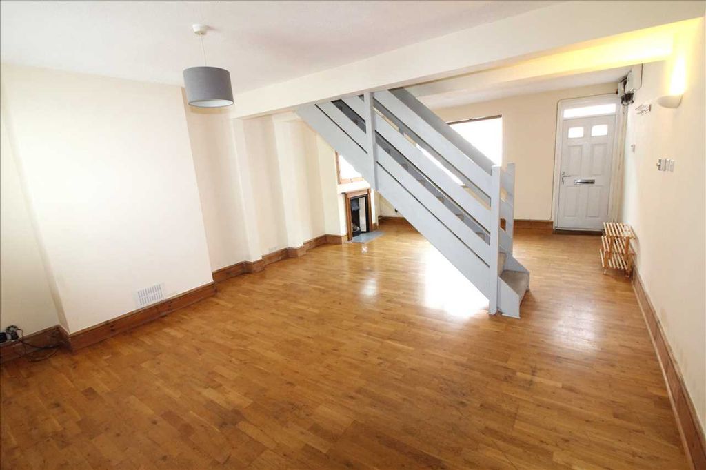 Property photo 3 of 15 Dining Area