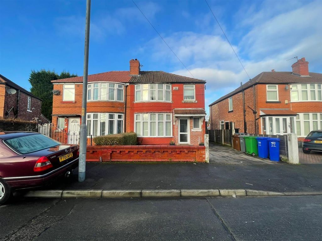 Property photo 1 of 8 External