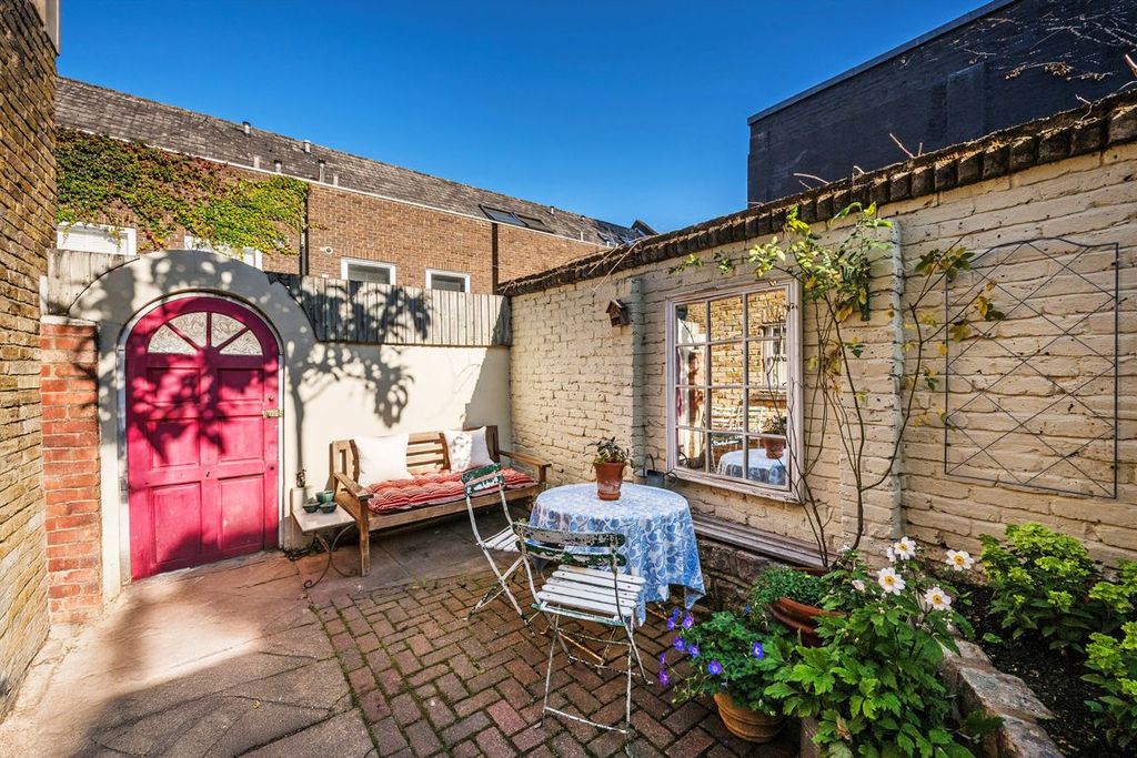 Property photo 3 of 7