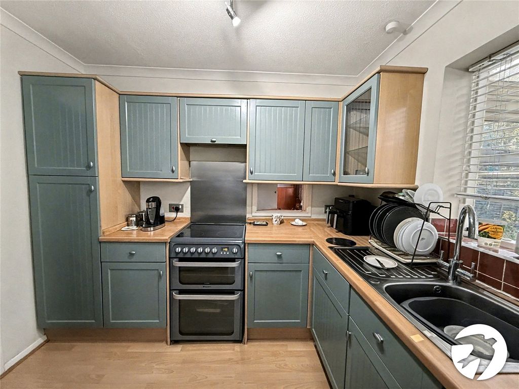 Property photo 3 of 19 Picture No. 09