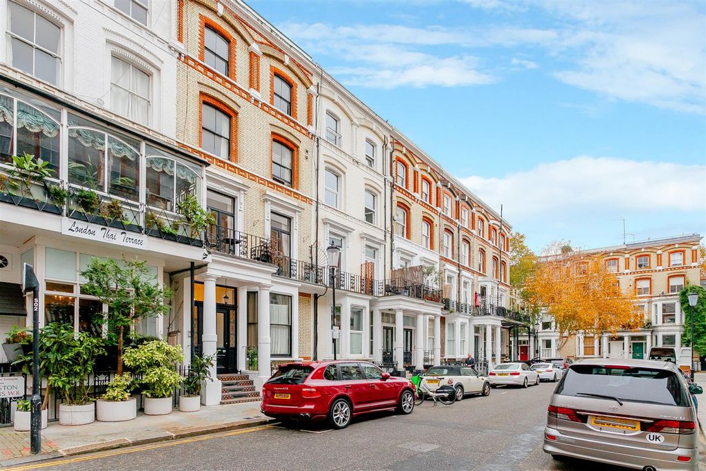 Property photo 1 of 9 Cheniston Gdn (2).Jpg