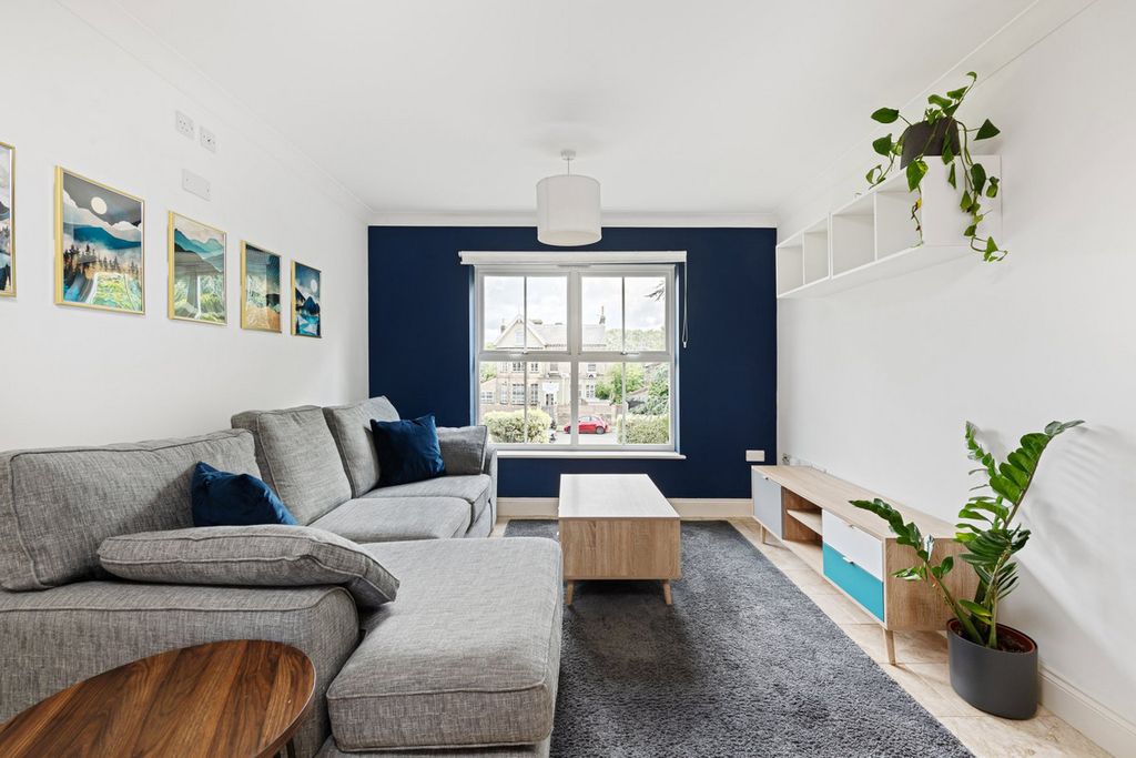 Property photo 2 of 17 Picture 2