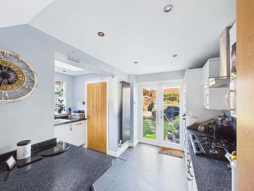 Property photo 2 of 15 5019604