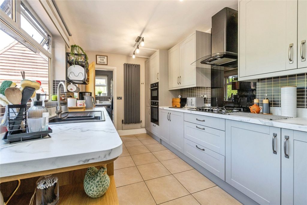 Property photo 2 of 27 Kitchen