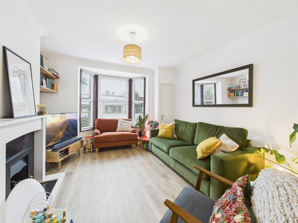 Property photo 2 of 12 Cam04907G0-Pr0354-Still001.Jpg