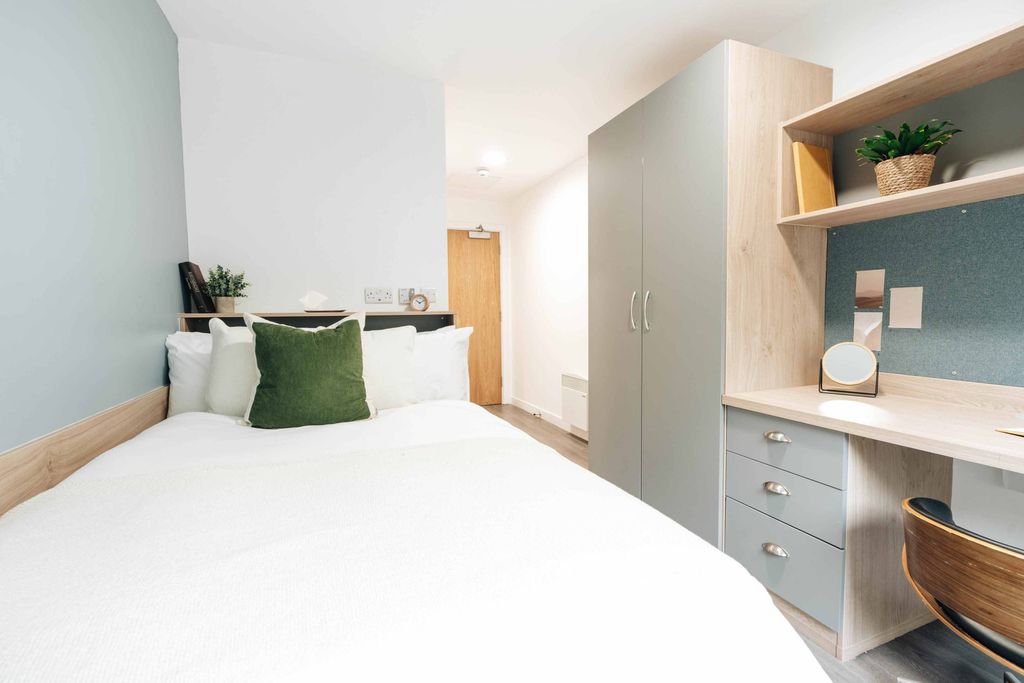 Property photo 1 of 18 8191398.Jpg