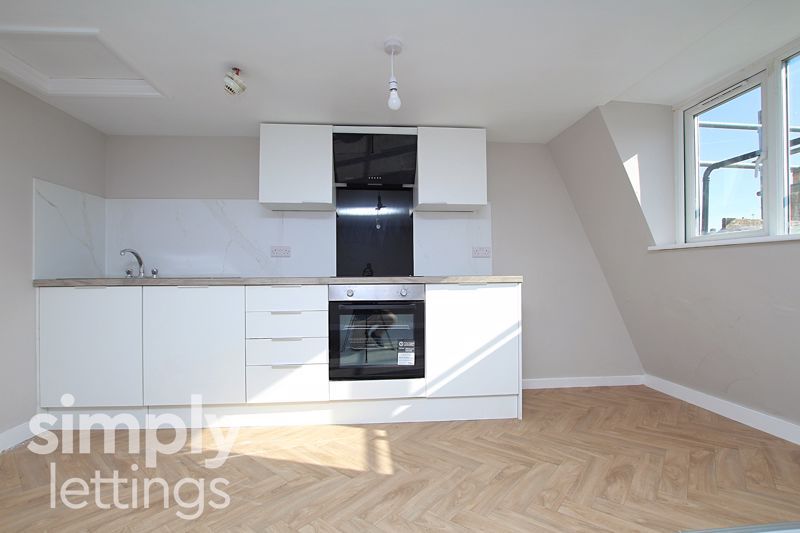 Property photo 2 of 9 Photo 4