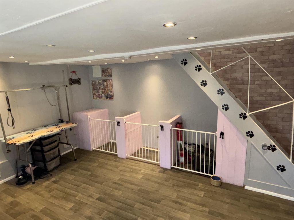 Property photo 3 of 8 Photo 2