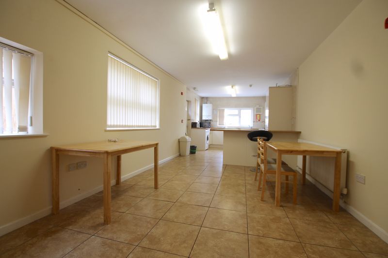Property photo 3 of 13 Photo 4