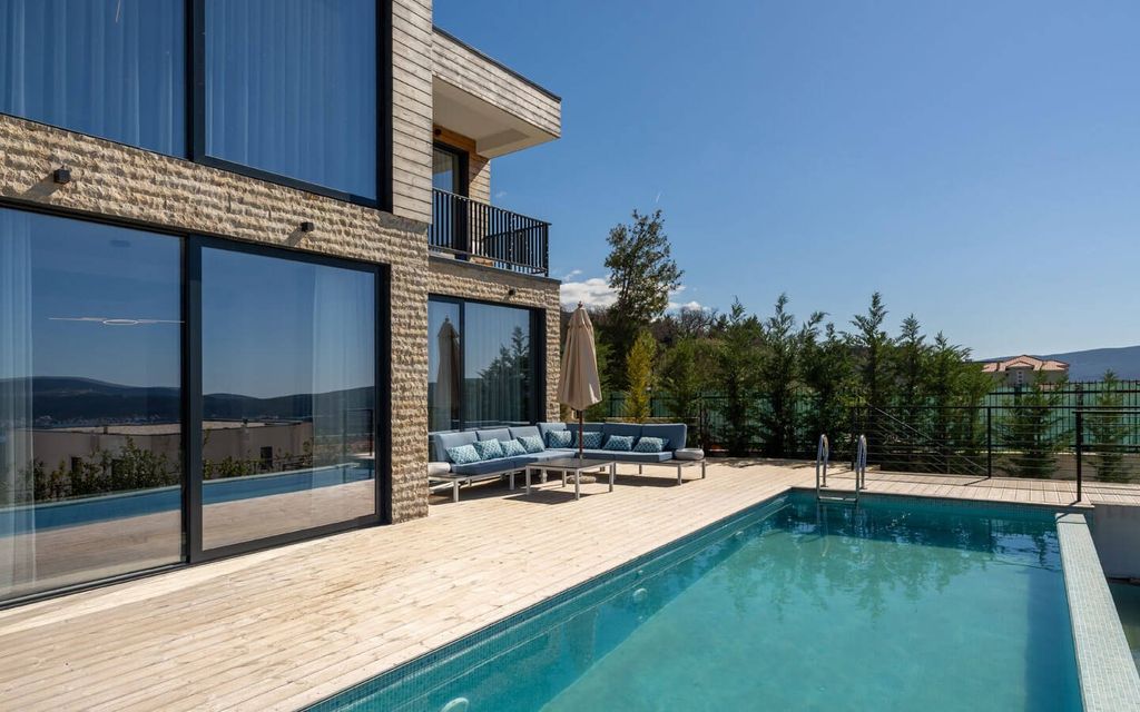 Property photo 3 of 18 <Alttext/>