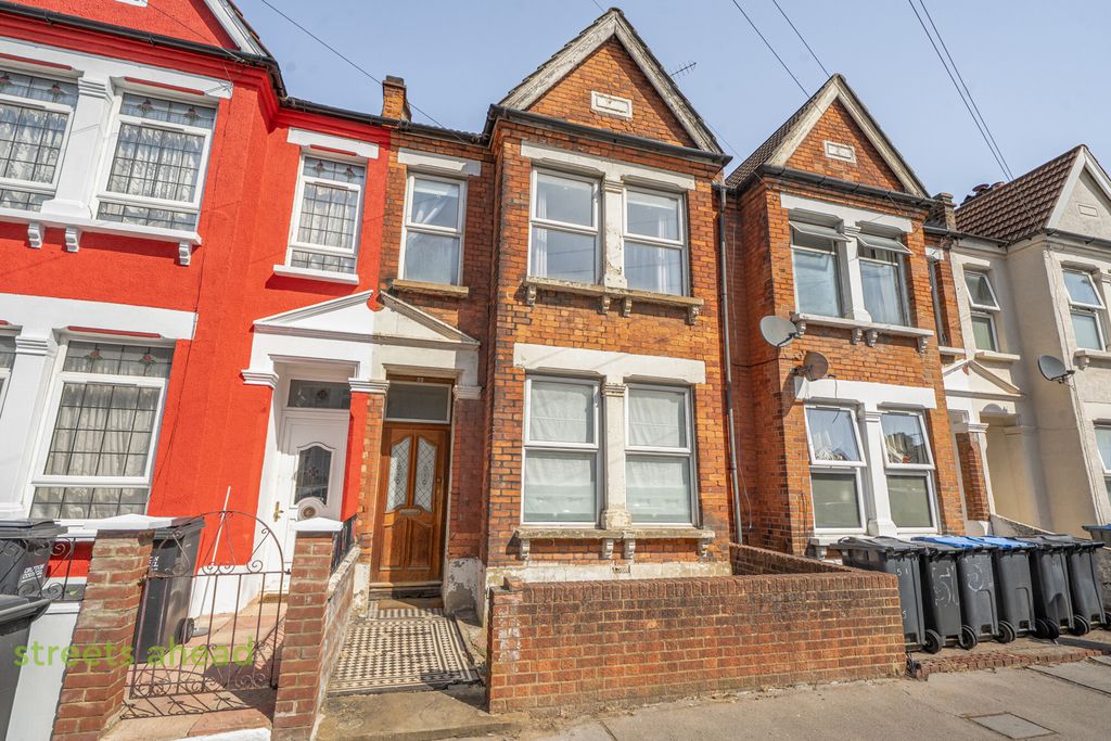 Property photo 1 of 15 Df09A086-00c6-46E...