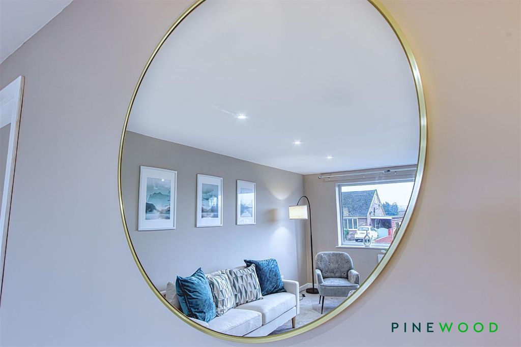 Property photo 3 of 32 Living Room