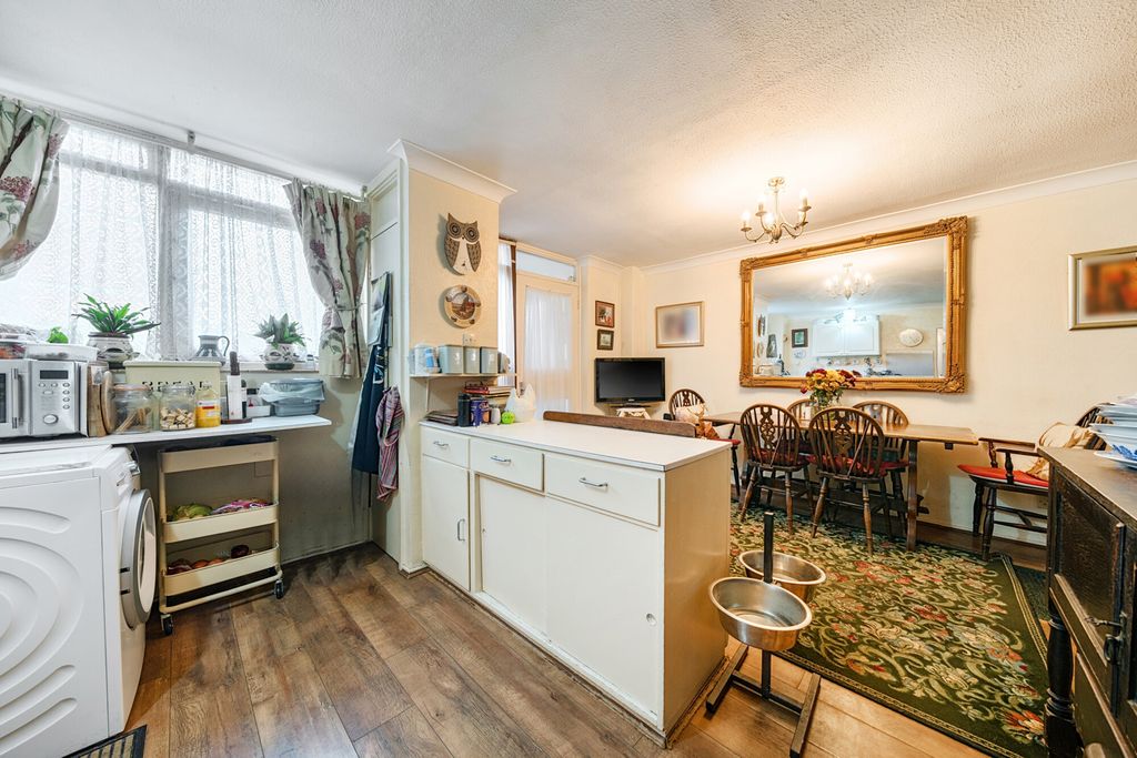 Property photo 3 of 20 Kitchen