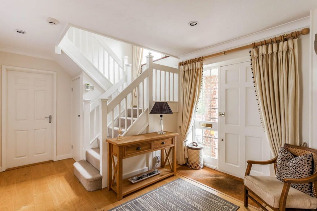 Property photo 3 of 17