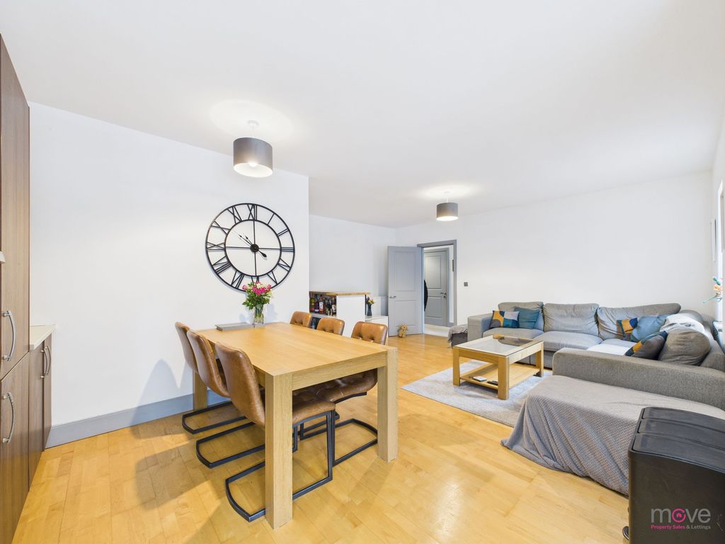 Property photo 3 of 12