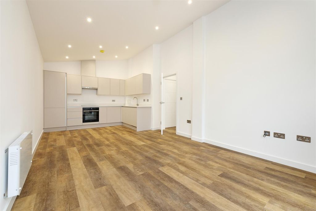 Property photo 1 of 9 No.14-Greenyard-Jan25-9761.Jpg