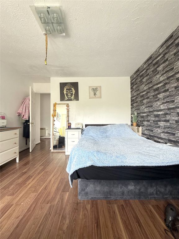 Property photo 3 of 12 Picture No. 06