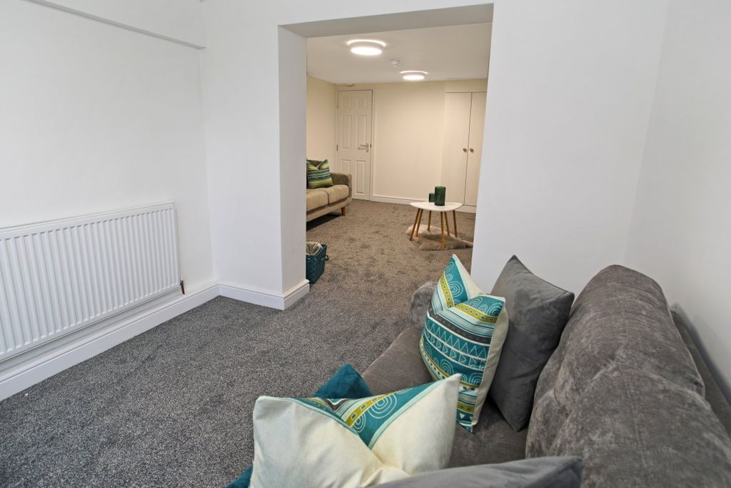 Property photo 3 of 15 Gallery