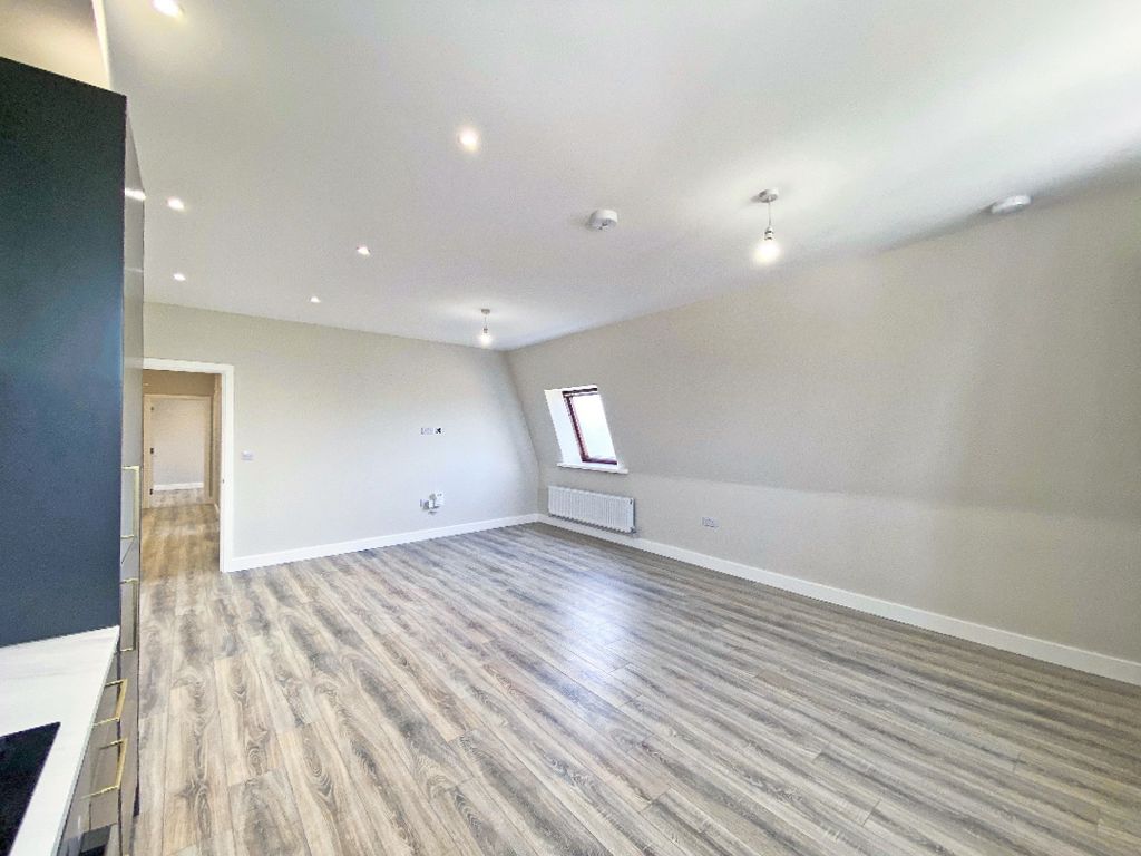 Property photo 3 of 8 3