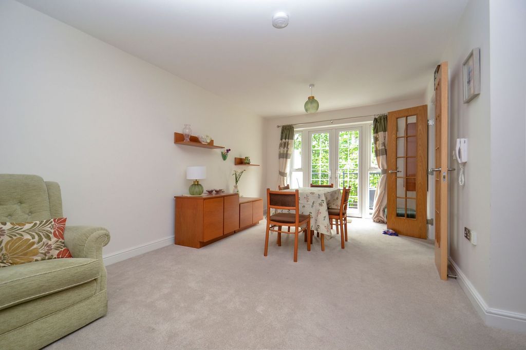 Property photo 3 of 10