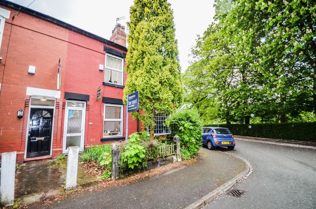 Property photo 1 of 8