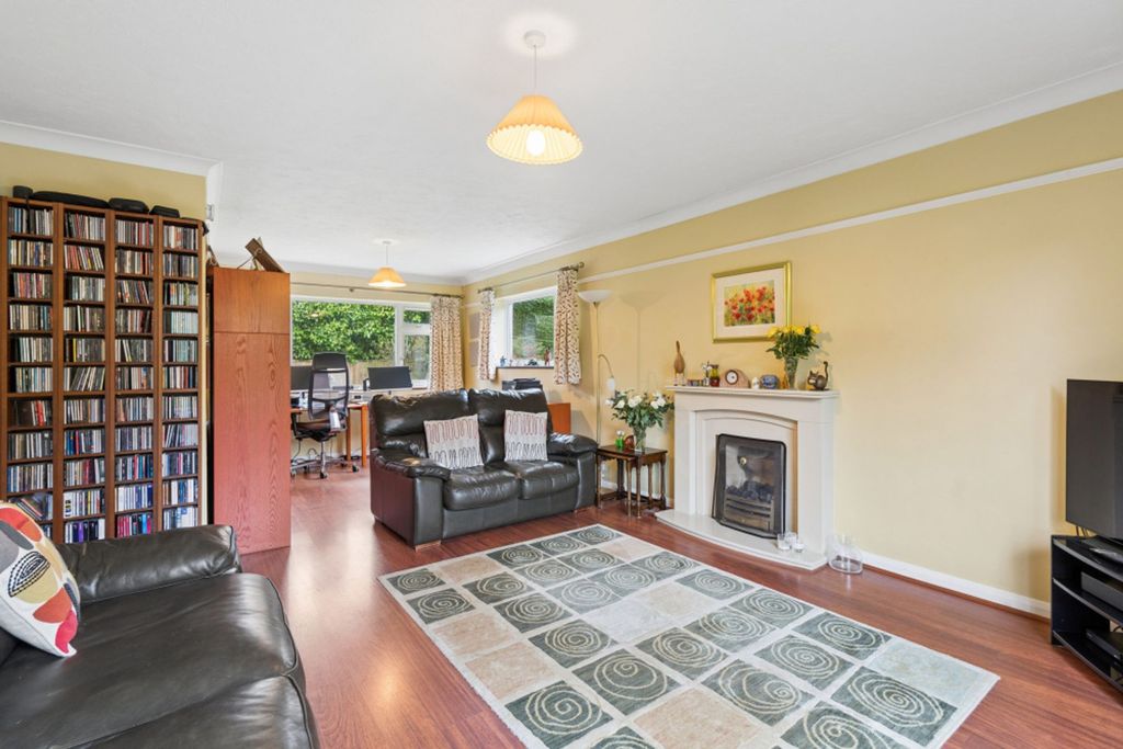 Property photo 3 of 40 Living Room