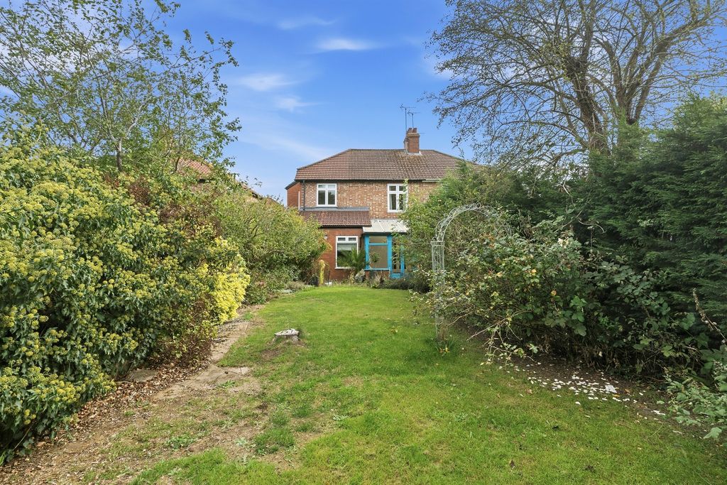 Property photo 2 of 21