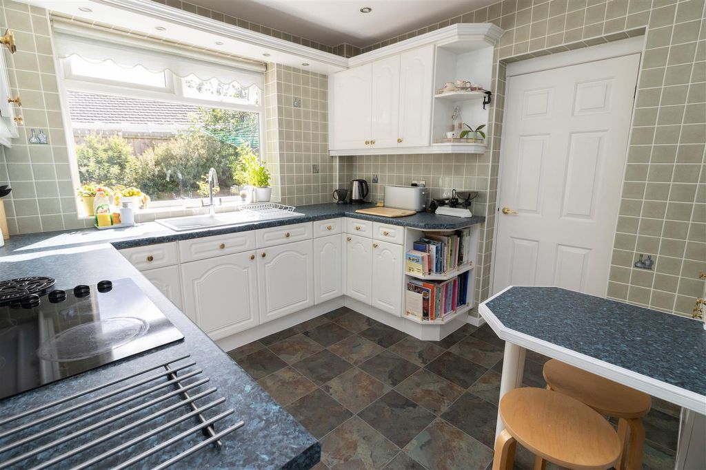 Property photo 3 of 13 Kitchen