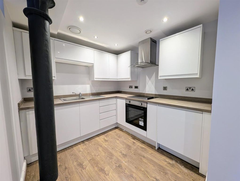 Property photo 3 of 7 Kitchen.Jpg