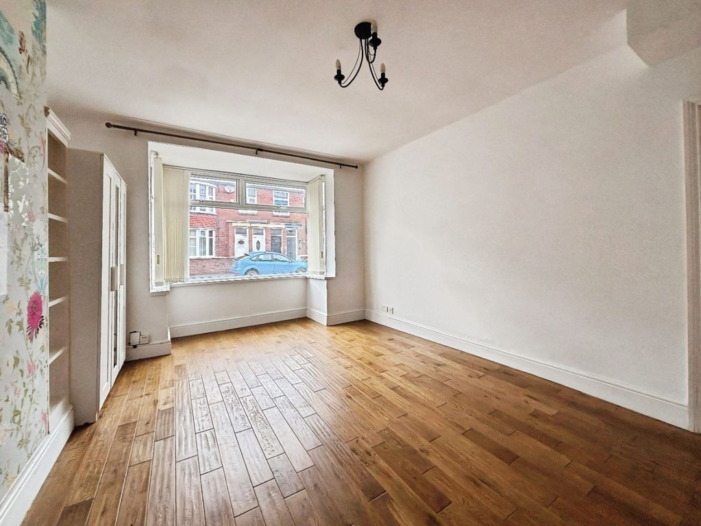 Property photo 2 of 12 5096581