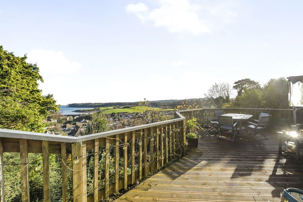 Property photo 3 of 47 Decking