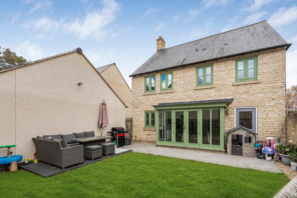 Property photo 3 of 24 Rear Garden
