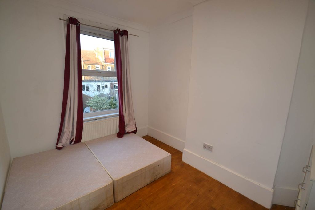 Property photo 3 of 5