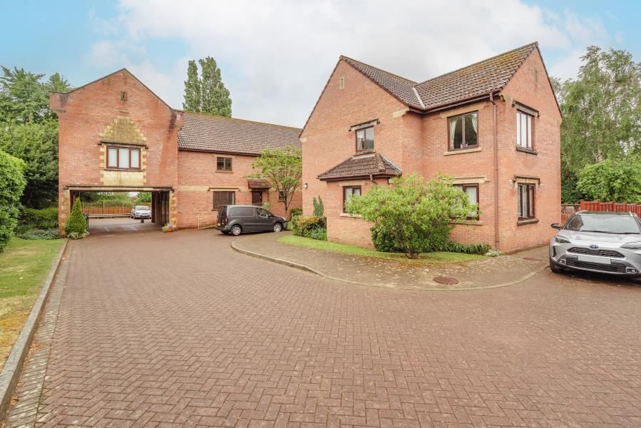 Property photo 1 of 8
