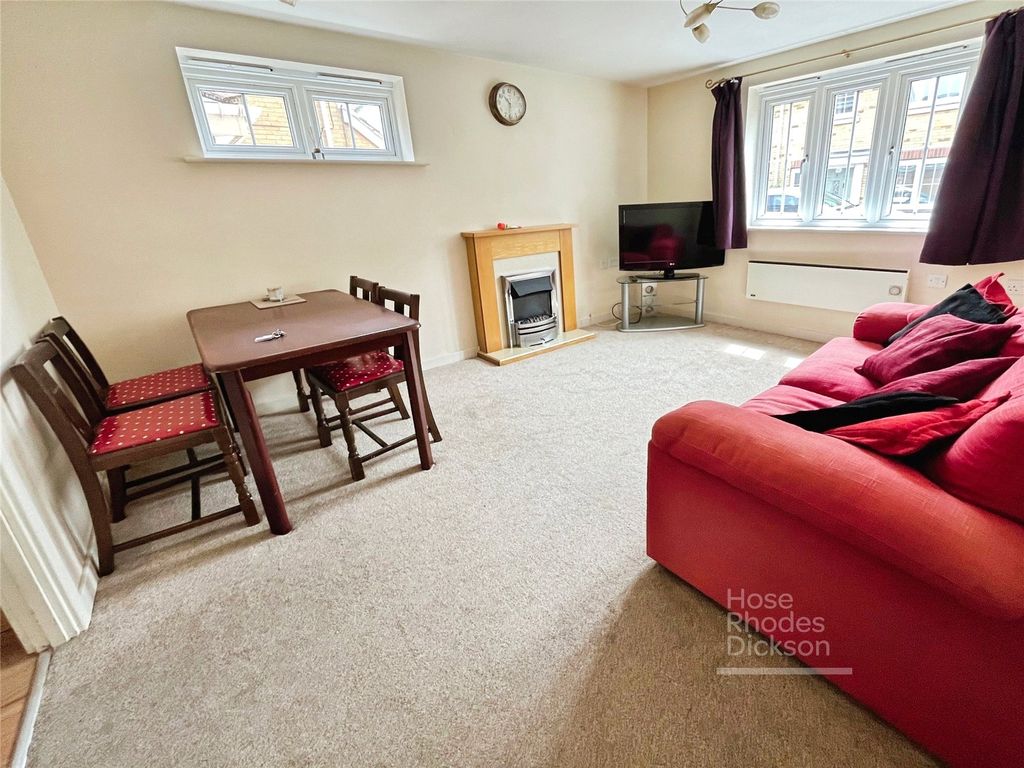 Property photo 2 of 7 Picture No. 05