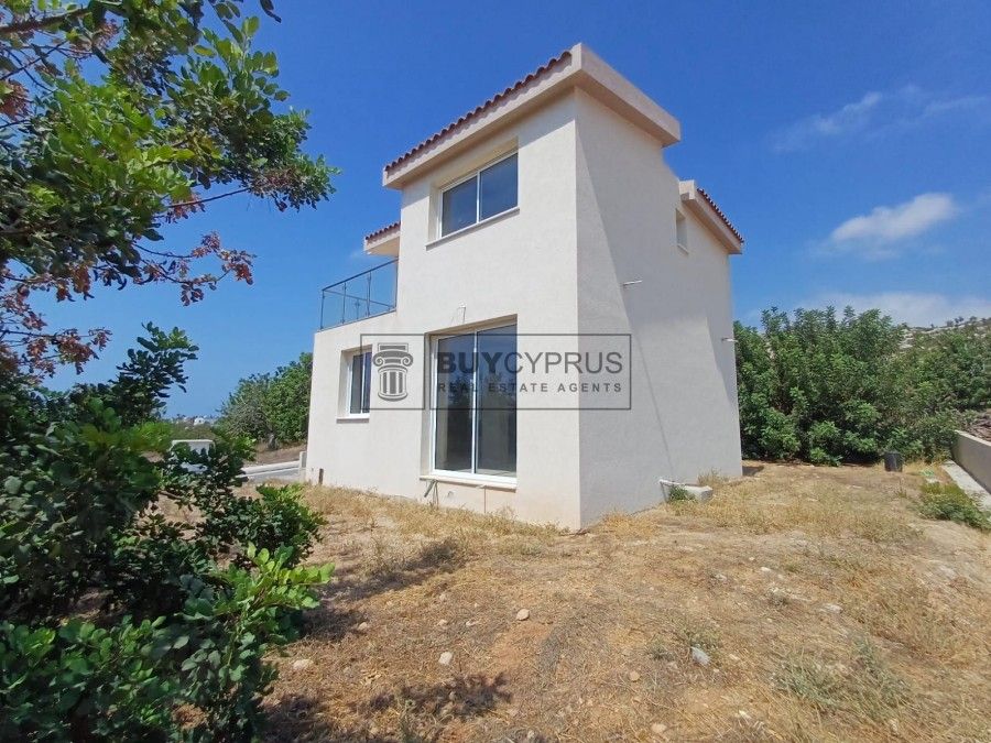 Property photo 3 of 35