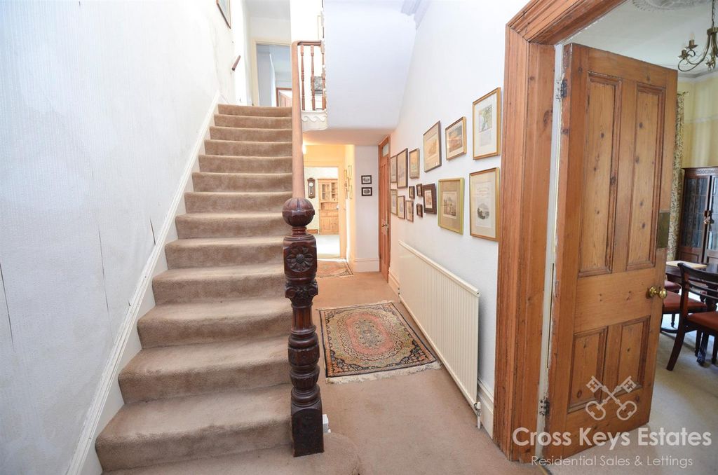 Property photo 2 of 31 Hall