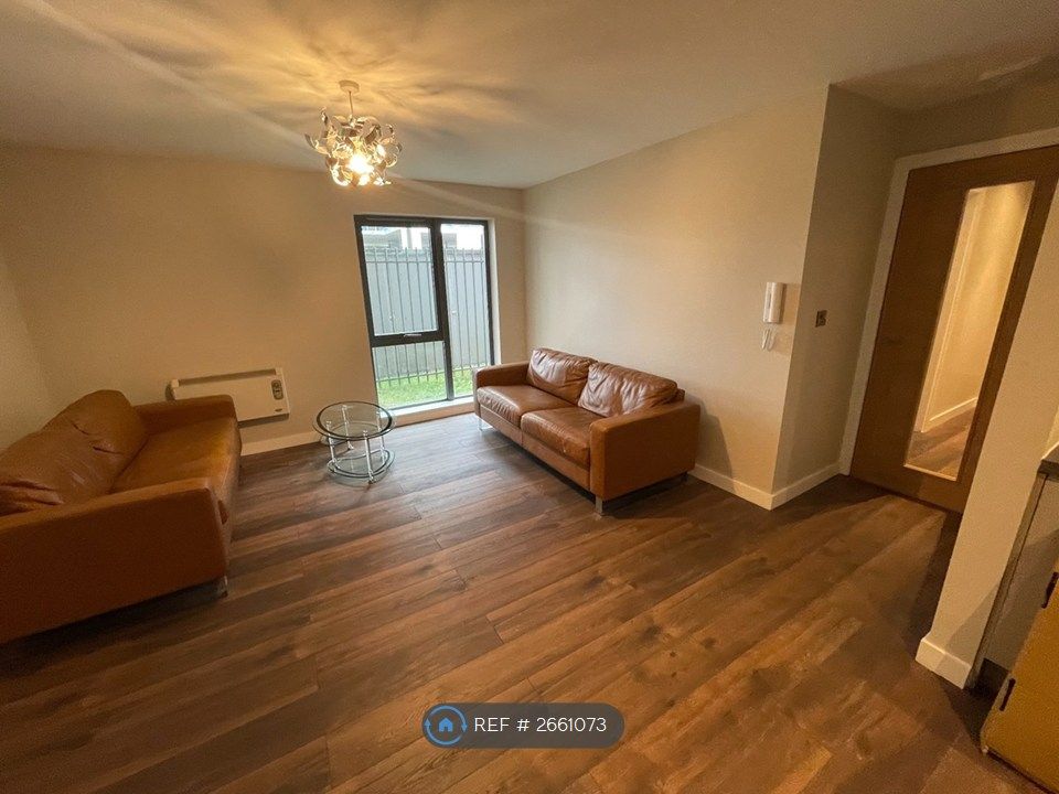 Property photo 3 of 17 Lounge