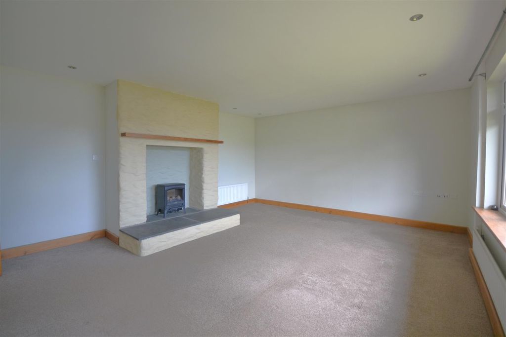 Property photo 3 of 26 Living Room