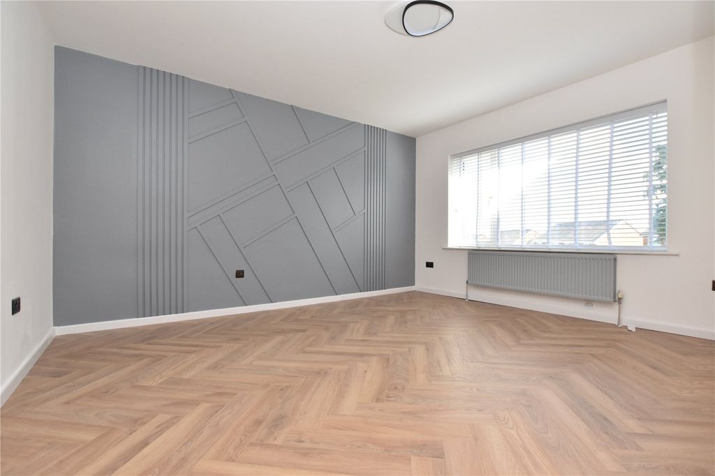 Property photo 2 of 17 Picture No. 05