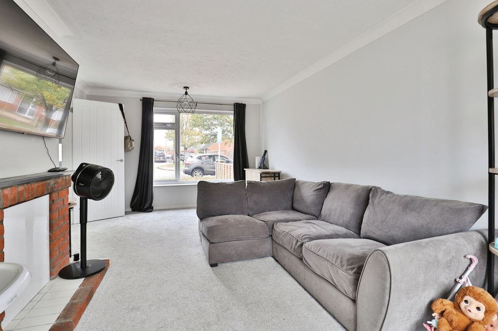 Property photo 3 of 14 Photo