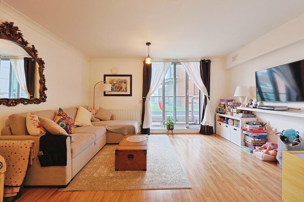 Property photo 2 of 22